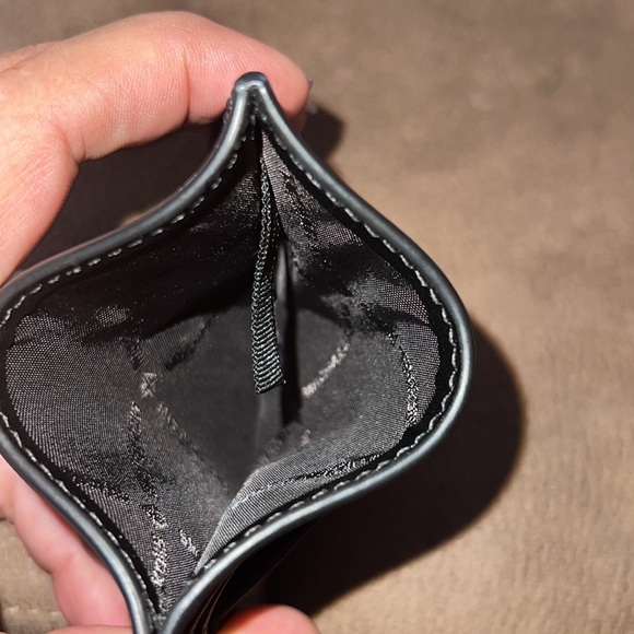 🚨SALE🚨 Wallet - Picture 3 of 4